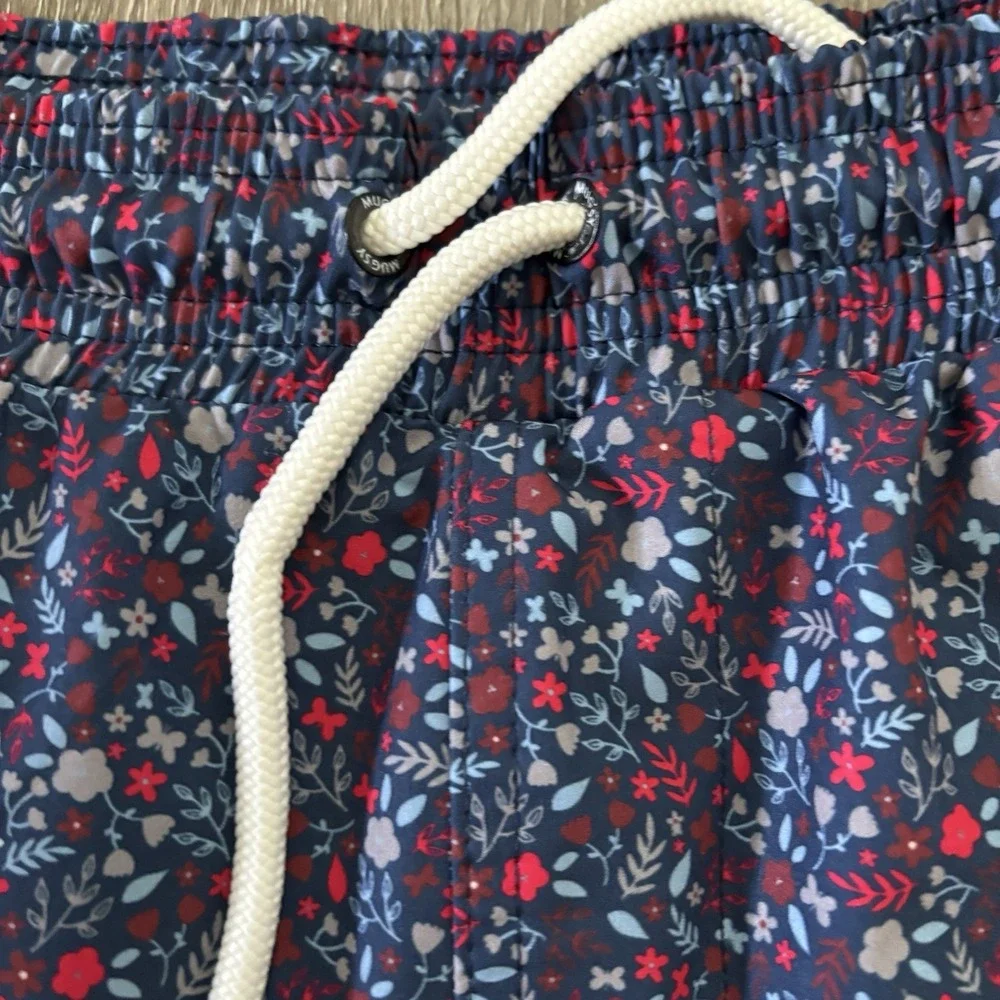 Mugsy Shorts Men's XXL Blue Red Floral Swim Trunks‎ Hybrid Athletic Lined Logo